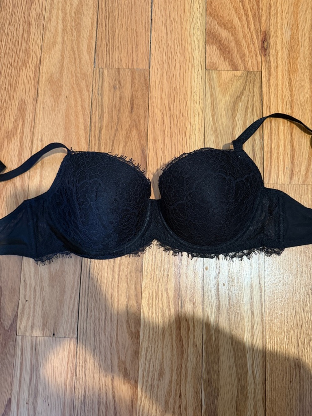 Victoria's Secret Dream Angels Black Lace Lightly Lined Demi Bra in Size 36C